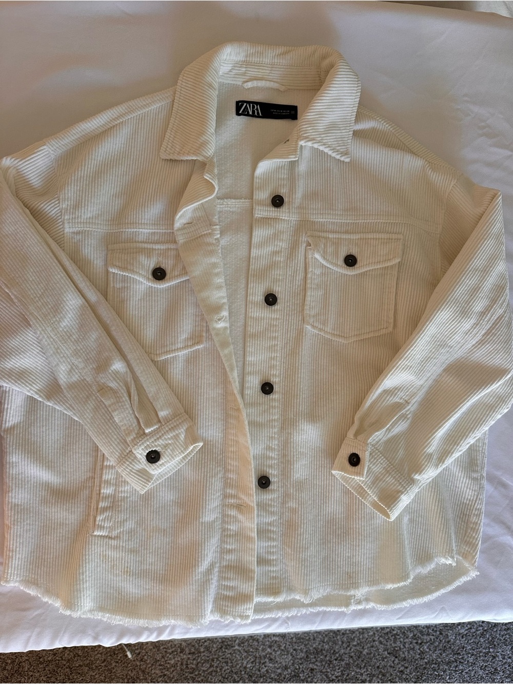 Zara women’s Cream Corduroy Button-Up Shirt Jacket